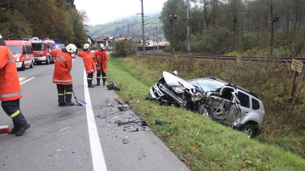 Bischofhofen: Pkw knallt gegen Lkw