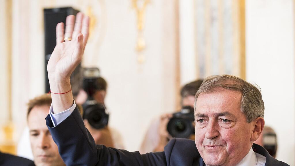 Bürgermeister Heinz Schaden tritt zurück.
