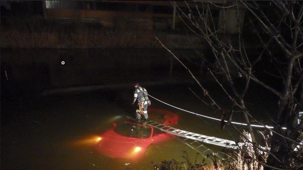 Ferrari in Kärnten im Teich versenkt