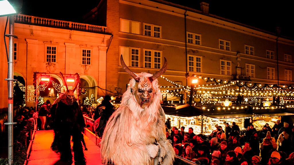 Der Krampuslauf am Christkindlmarkt