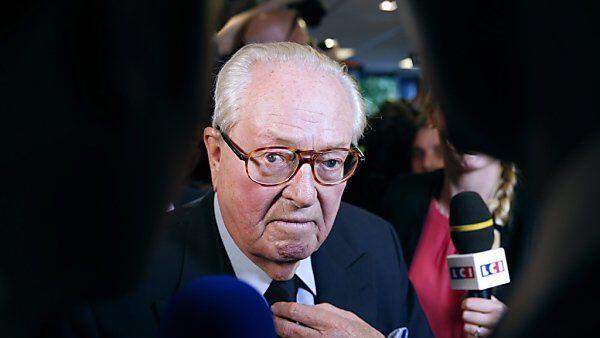 FN-Gründer Le Pen unfreiwillig im Rampenlicht