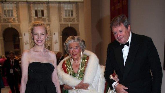 Salzburger Festspielball, II
