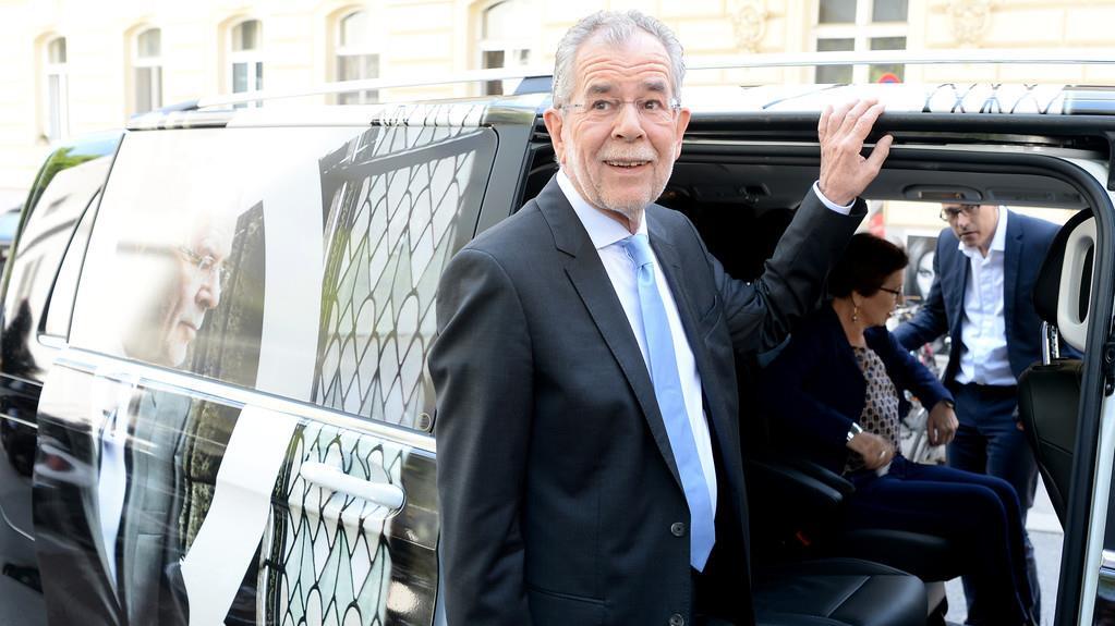 BP-Wahl: Stimmabgabe Alexander Van der Bellen