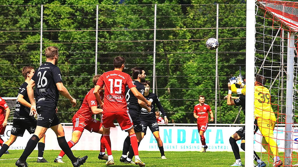 Kuchl gegen Puch
