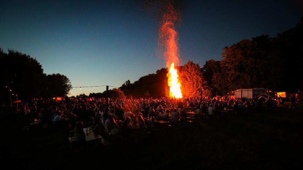 Sonnwendfeuer Bergheim II