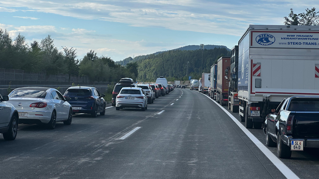 Unfall A10 Hallein