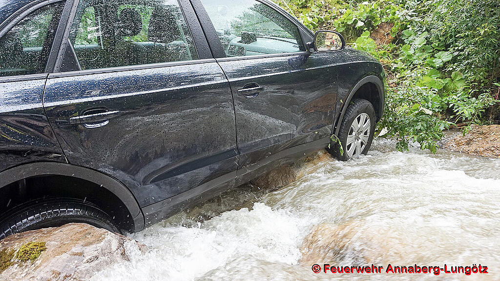 Auto im Rauchenbach