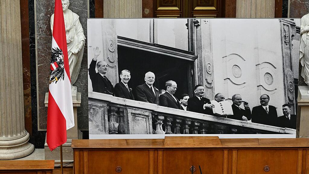 70. JAHRESTAG: UNTERZEICHNUNG DES STAATSVERTRAGS / FESTAKT PARLAMENT: FISCHER / KHOL
