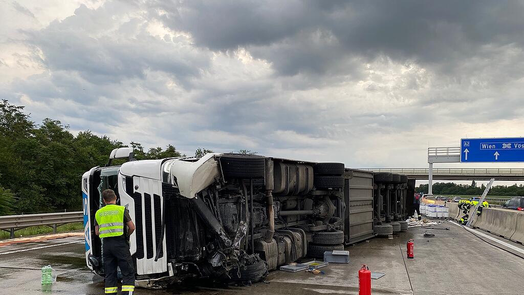 Mega-Stau nach Unfall auf A1