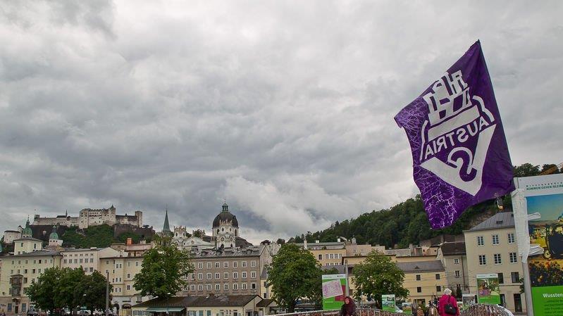 Mozartstadt in Violett-Weiß