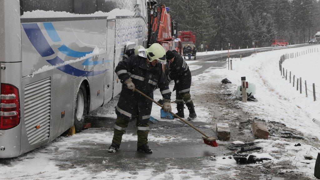 Schwerer Unfall auf B311