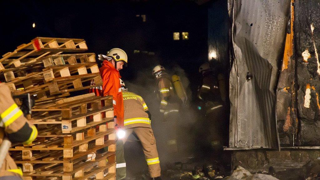 Brand im Gewerbegebiet von Hallwang I