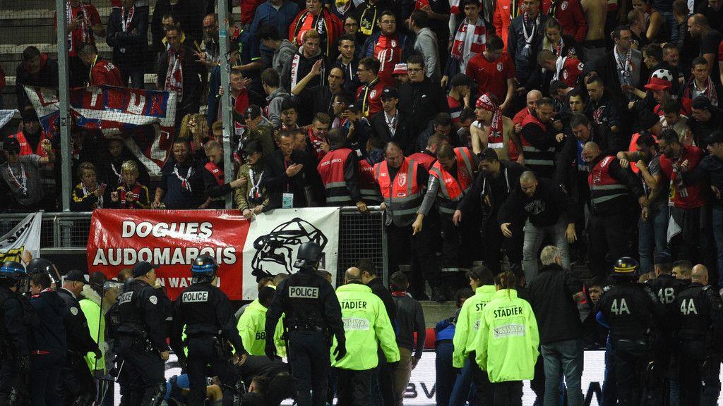 Tribünenabsperrung gibt nach: Verletzte in Amiens
