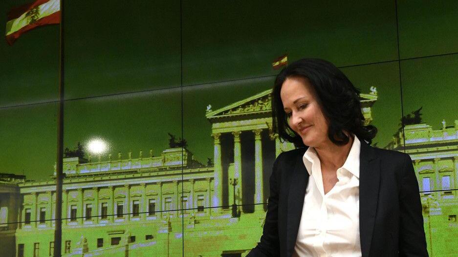 Glawischnig gibt Rücktritt bekannt