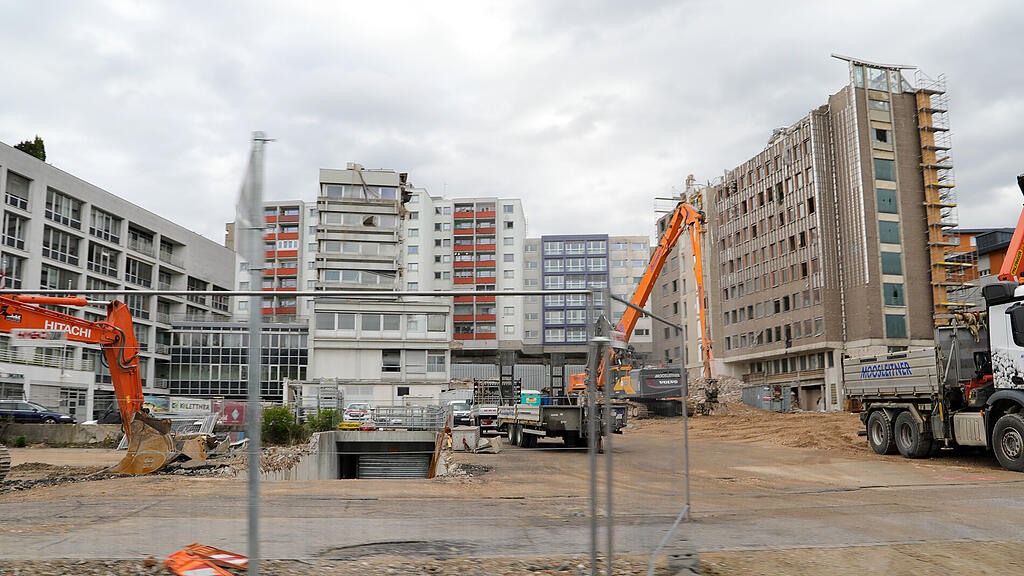 Abrissarbeiten für Landesdienstleistungszentrum