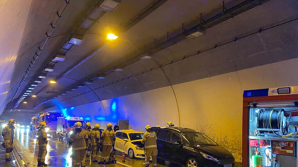Unfall A10 Hiefler Tunnel