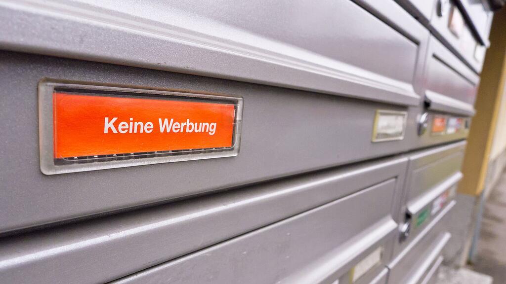 Die Kreditkarte wurde aus einem Postkasten entwendet.