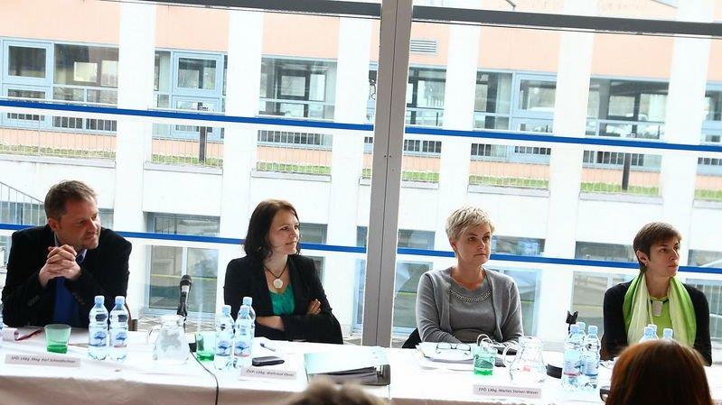 Schülerdiskussion mit Politikern