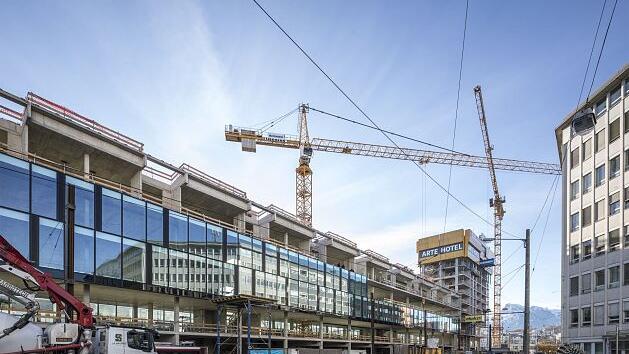 Perron, Baustelle