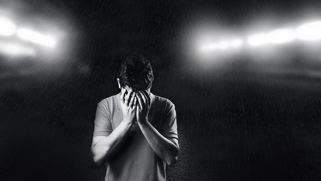 sad-2635043_1920.jpg