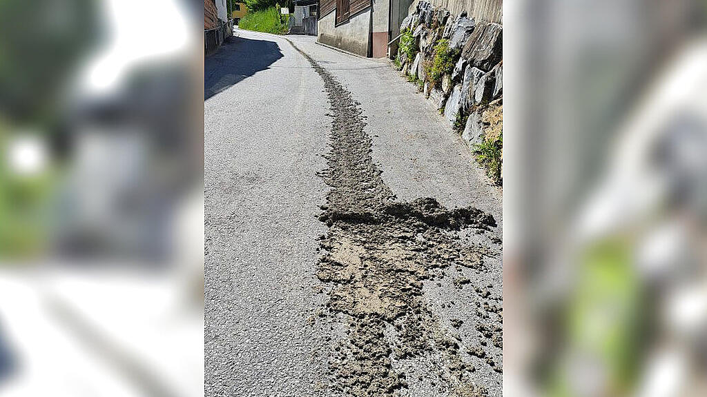 Lkw verliert Beton in Schwarzach im Pongau