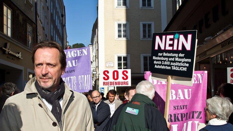 Demos vor dem Rathaus I