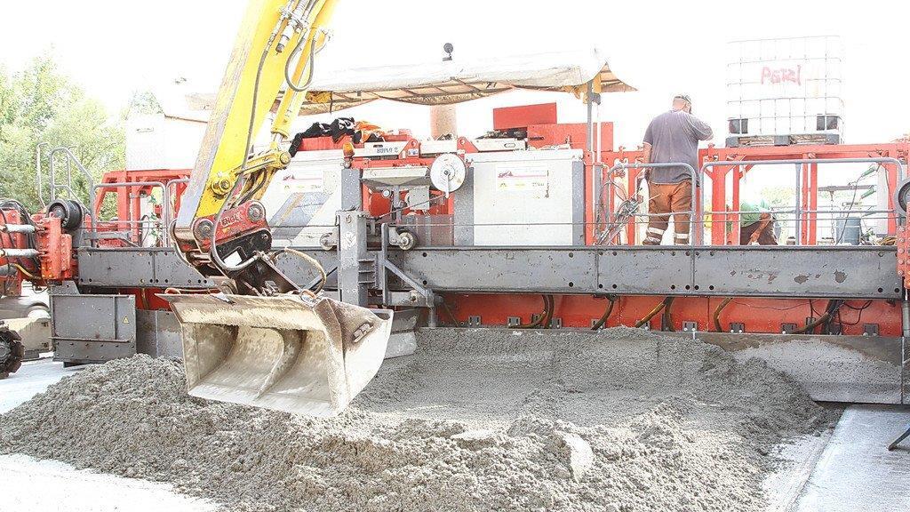 A1: Asphaltierungsarbeiten gestartet