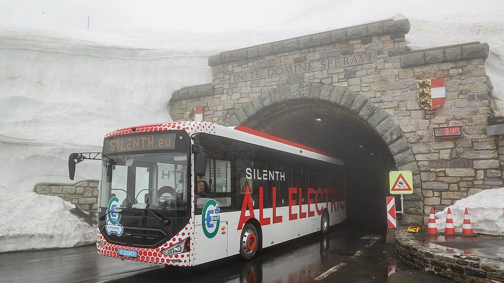 Elektro-Bus am Gro\u00dfglockner