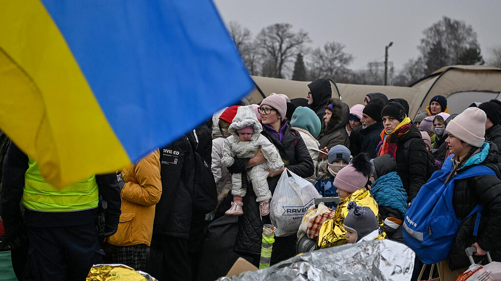 Ukraine-Krieg, Tag 12: Flüchtlinge kommen in Polen an