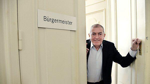 Bürgermeister Schaden glaubt der Wahlbehörde