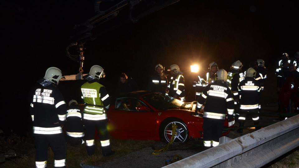 Ferrari aus Kärntner Teich geborgen