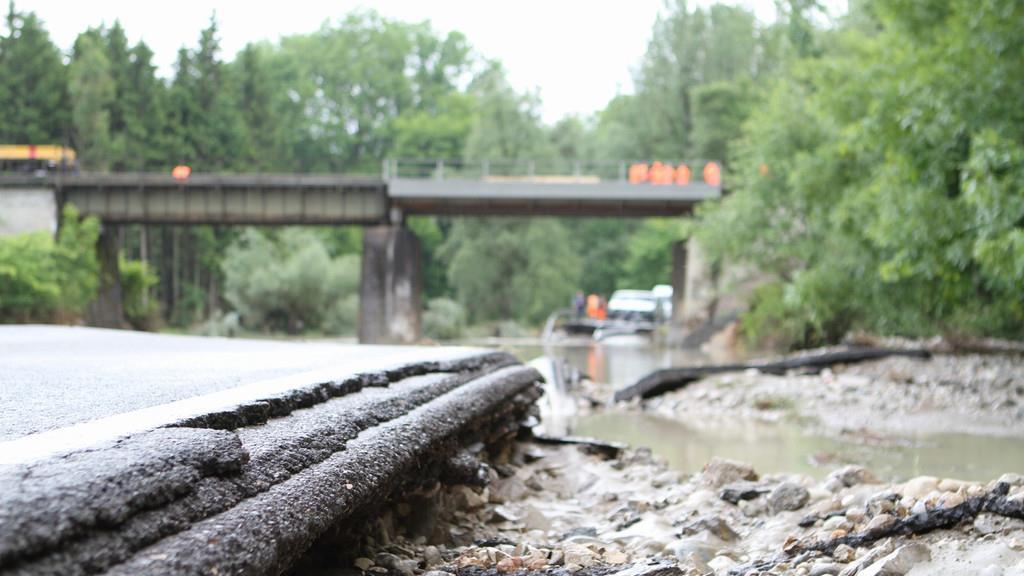 Straße völlig weggespült