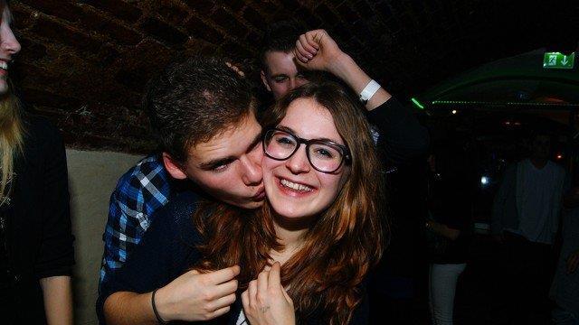 Weltuntergangsparty Vis a Vis