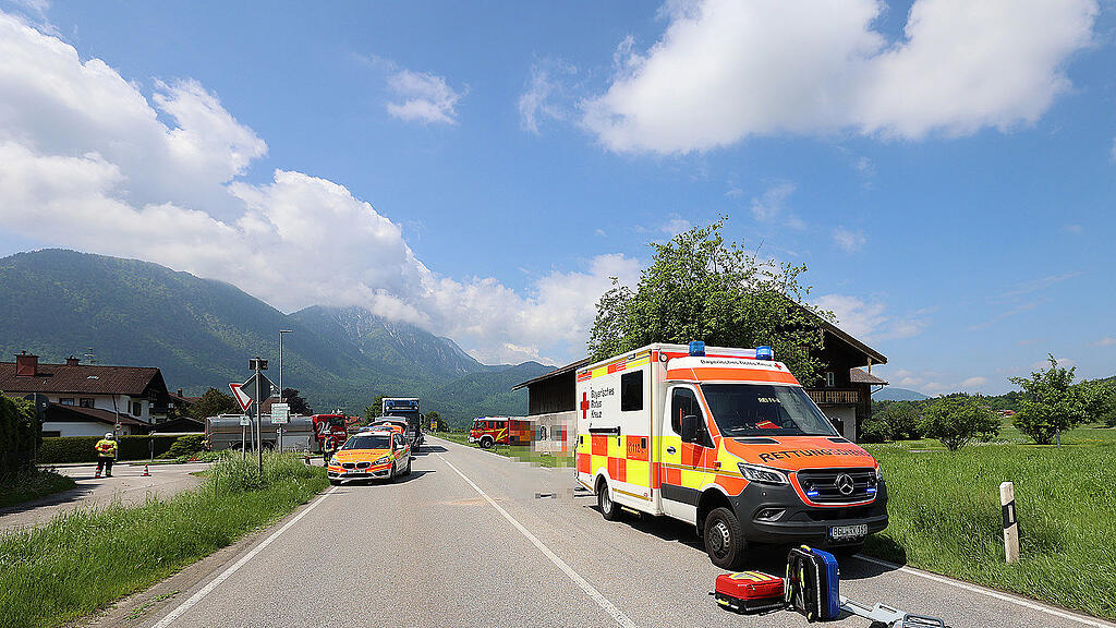 Motorradunfall auf B20 in Piding