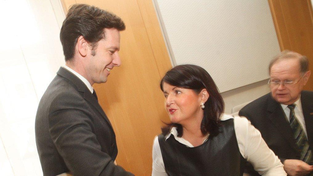 Brenner präsentiert Finanzbericht