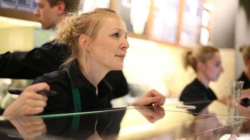 Starbucks eröffnet im Europark, II