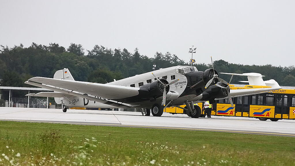 Oldtimer-Flugzeug "Tante Ju" in Salzburg