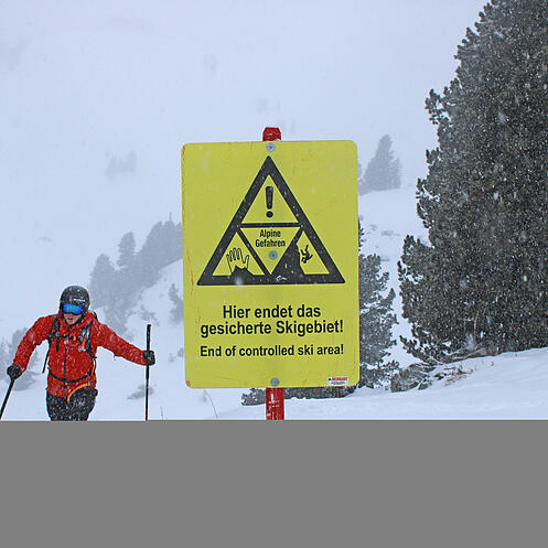 skitour1.jpg