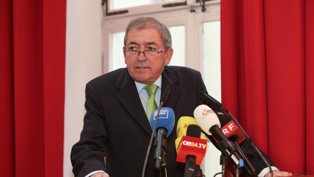 Bürgermeister Heinz Schaden tritt zurück, III