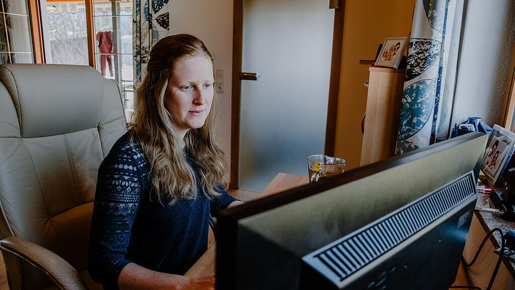 Jacqueline, Home Office