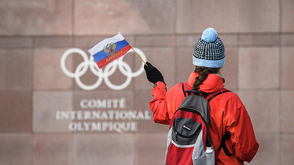 Russlands Flagge soll in Paris nicht wehen