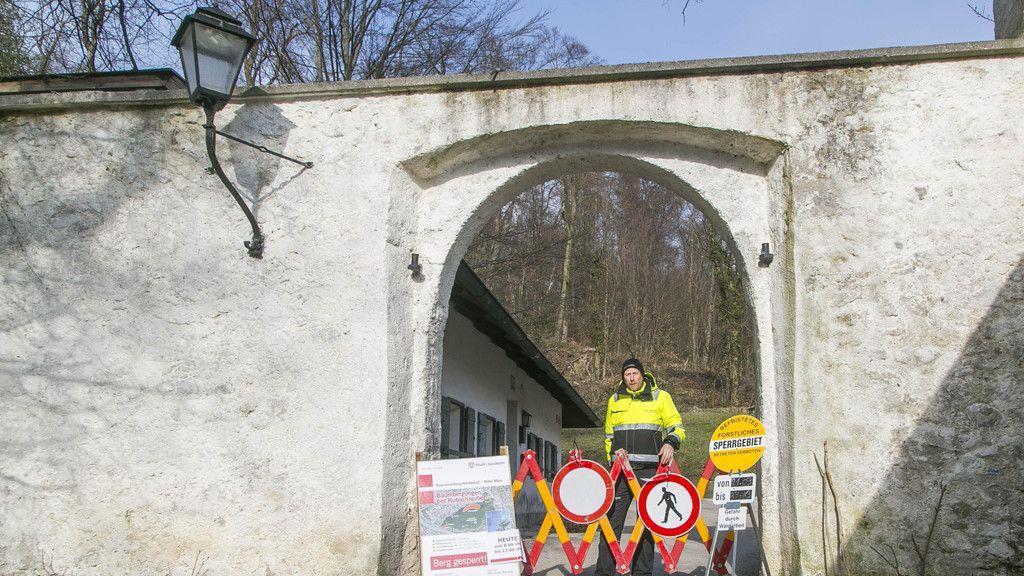 Baumarbeiten am Kapuzinerberg III