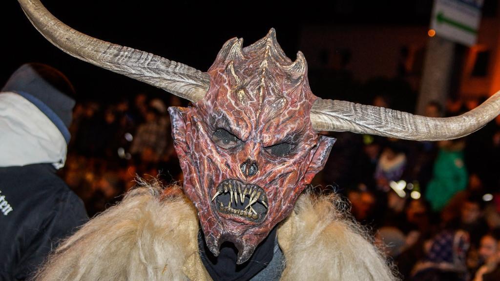 Gnigler Perchtenlauf