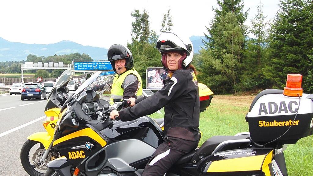 ADAC-Stauberaterin Tanja Langer und ÖAMTC-Stauberater Herbert Thaler.