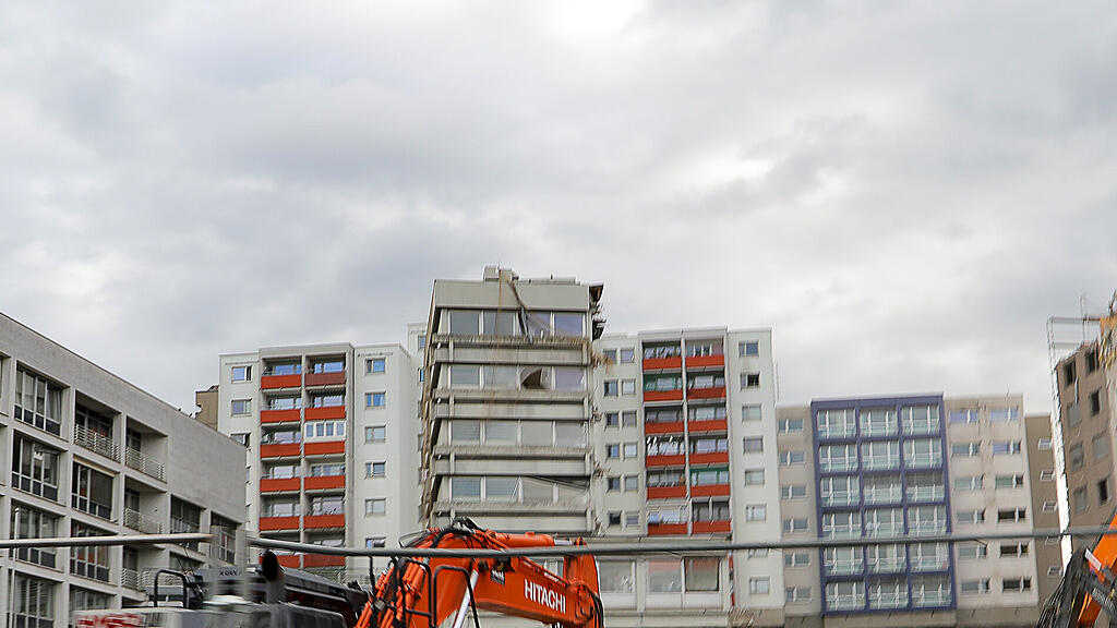 Abrissarbeiten für Landesdienstleistungszentrum