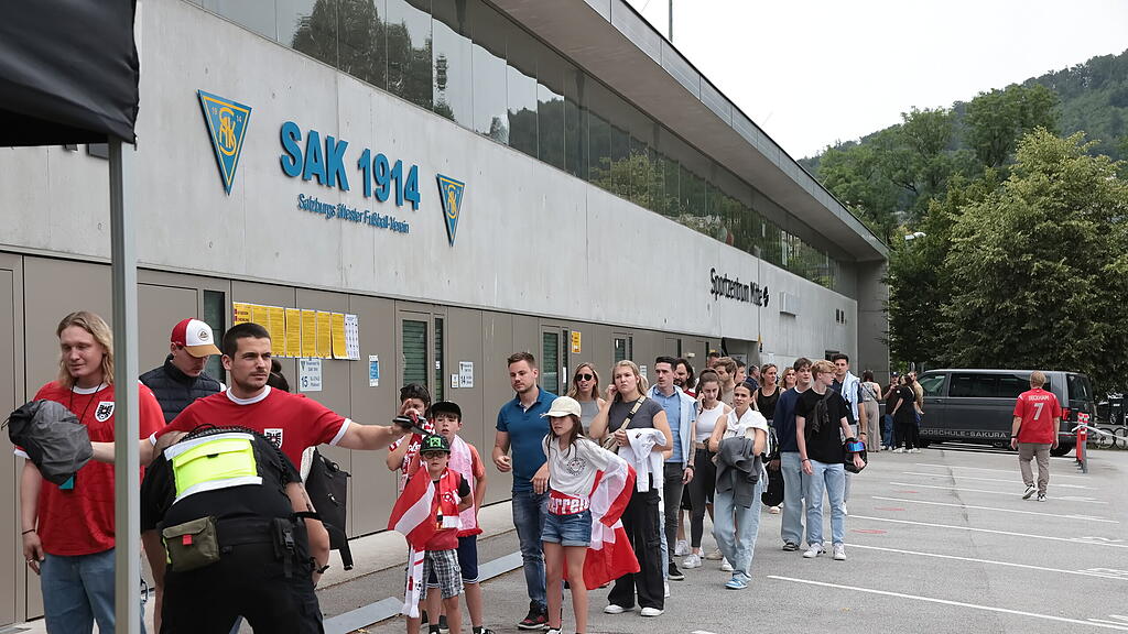 Public Viewing in Salzburg: Österreich vs. Polen