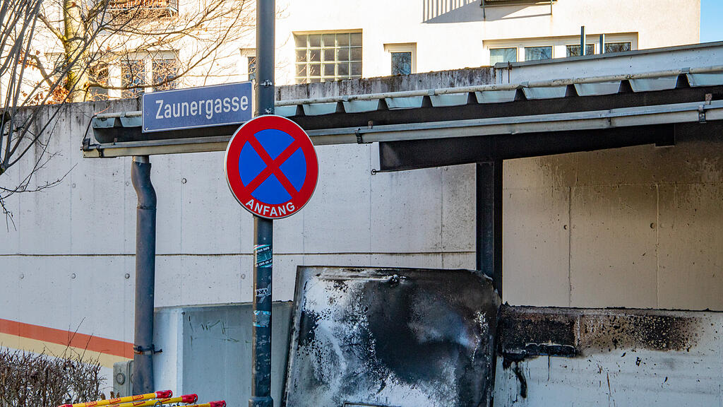 M\u00fclleimer gesprengt und Altpapiercontainer in Brand gesetzt