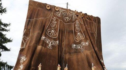 Die größte Lederhose der Welt