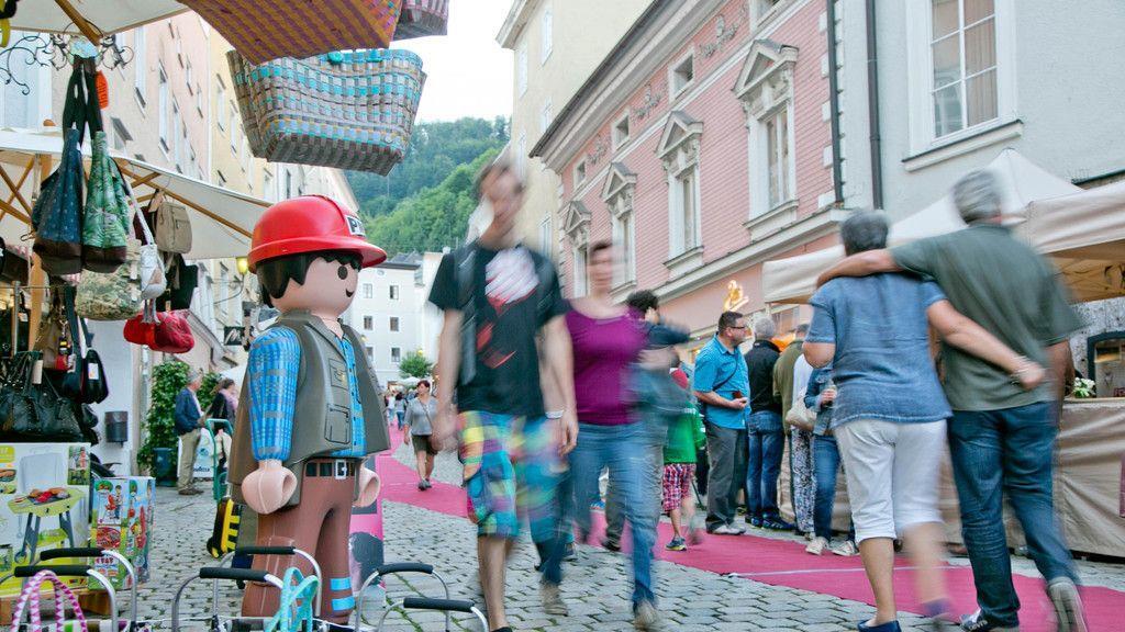 Moonlight Shopping in Hallein