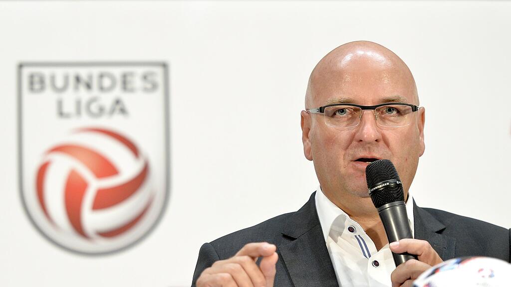 Es sind Beschlüsse, die uns wirtschaftlich, sportlich und infrastrukturell in die Zukunft führen", freute sich Bundesliga-Präsident Hans Rinner.